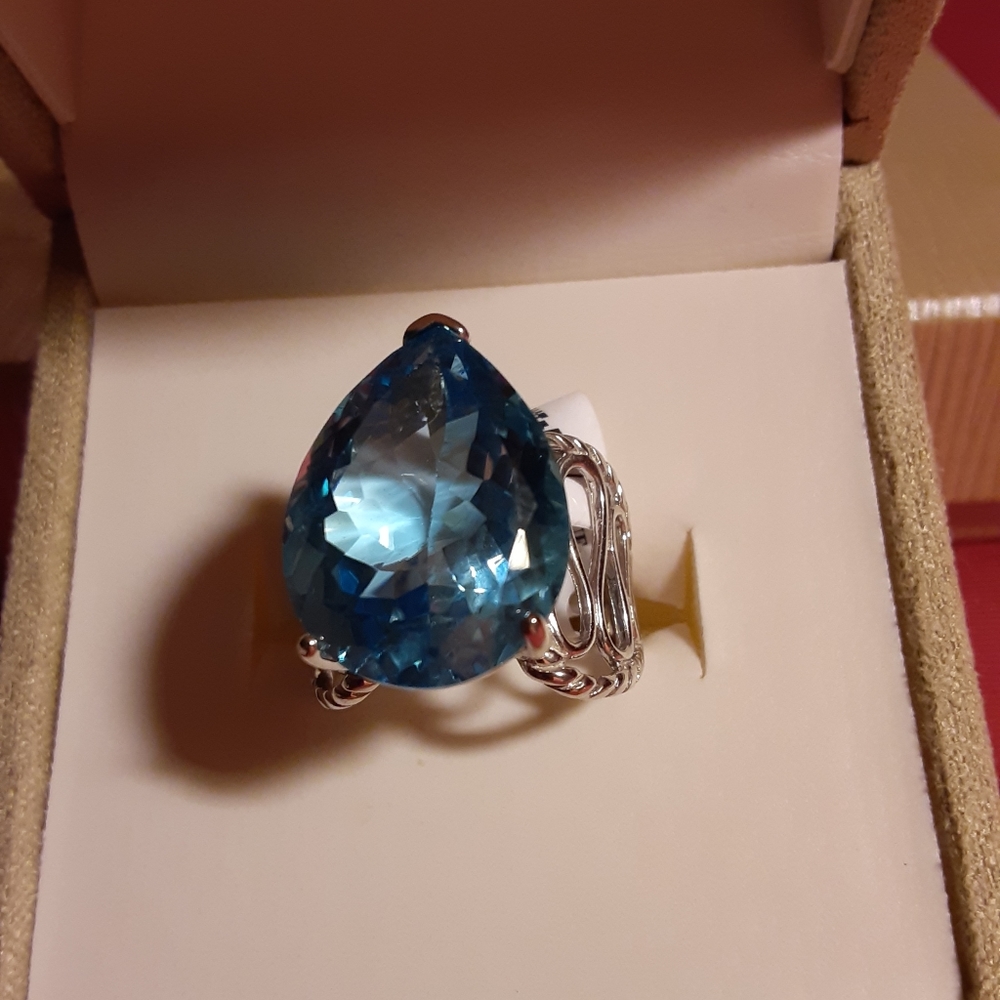 16 Ct Pear Shaped Blue Topaz Solitaire